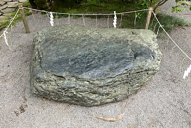 光り石