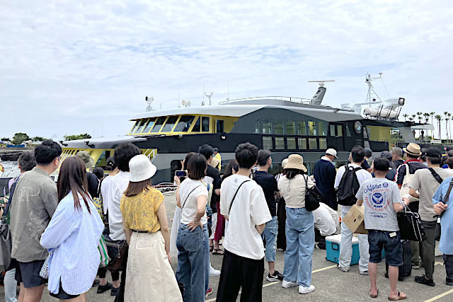 フェリーに乗船