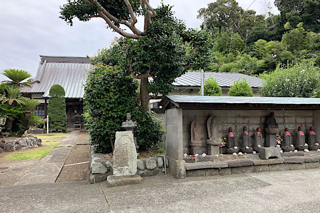 初島 東明寺