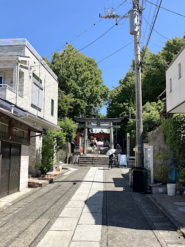 海南神社へ