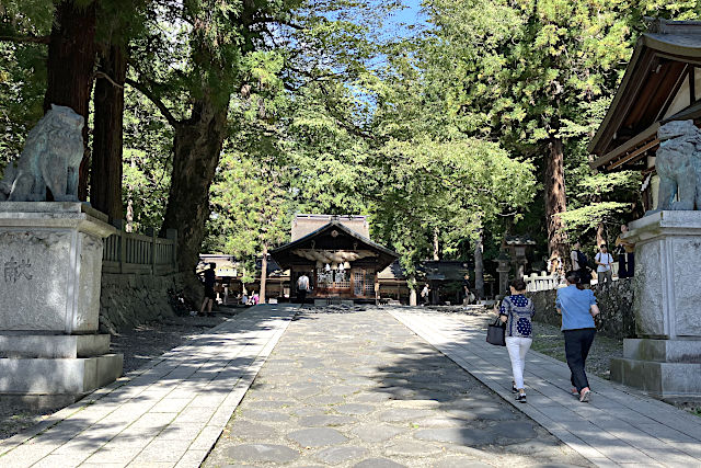 下社・春宮 境内