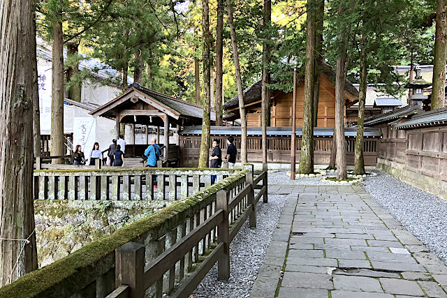 上社・本宮 布橋入口