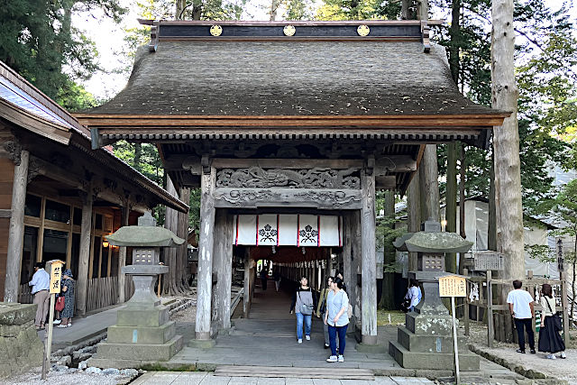 入り口である布橋門