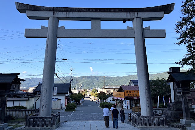 上社・本宮 北参道の鳥居
