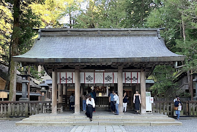 上社・本宮 参拝所