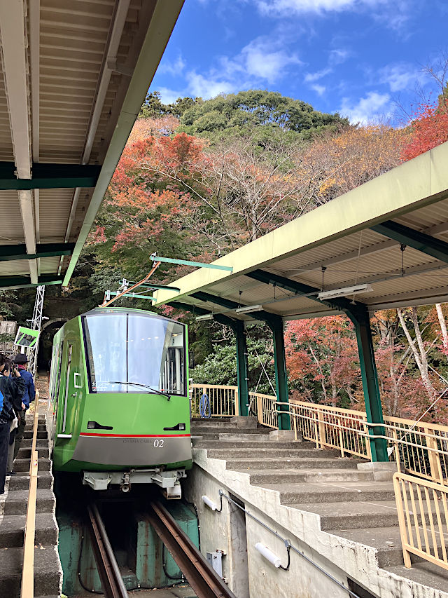 大山ケーブル車