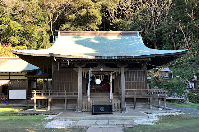 洲崎神社・拝殿