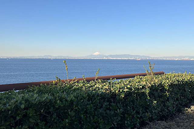 海ほたるPAからの富士山の眺望