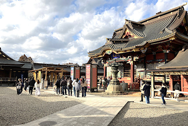 大杉神社の拝殿がある境内