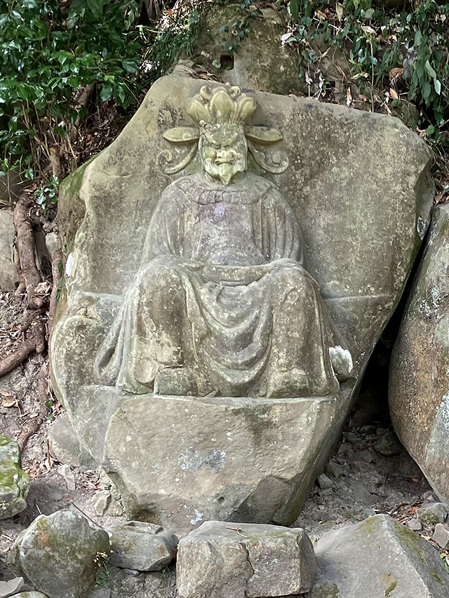 鵜戸山の磨崖仏