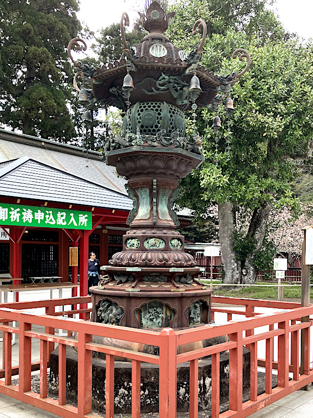 塩釜神社の文化燈籠