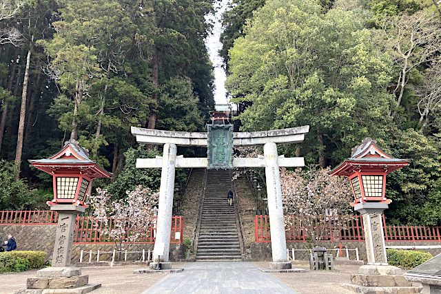 塩釜神社の石鳥居
