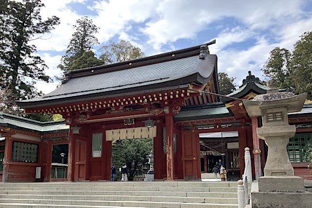 志波彦神社の門