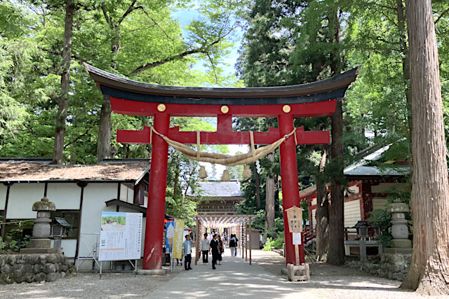 伊佐須美神社・赤鳥居