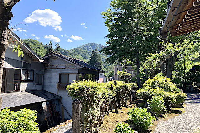 ご本社（奥宮）がある台倉山