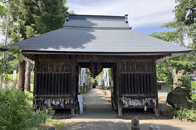 恵隆寺立木観音・仁王門