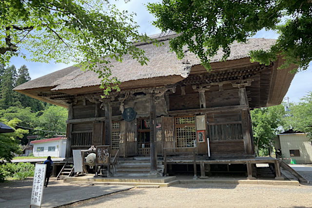 恵隆寺立木観音堂