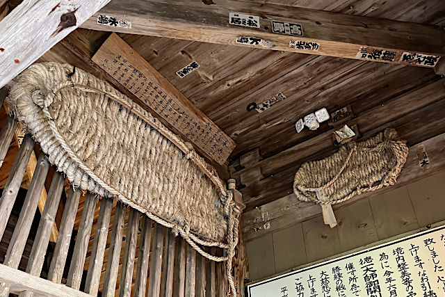 仁王門にあるわらじ