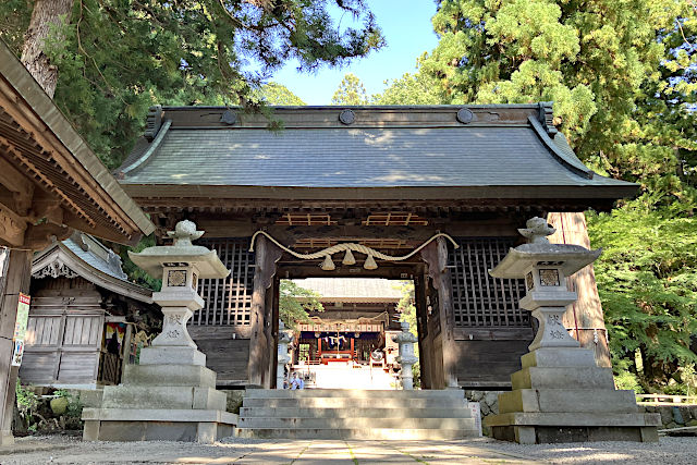 河口浅間神社の随神門