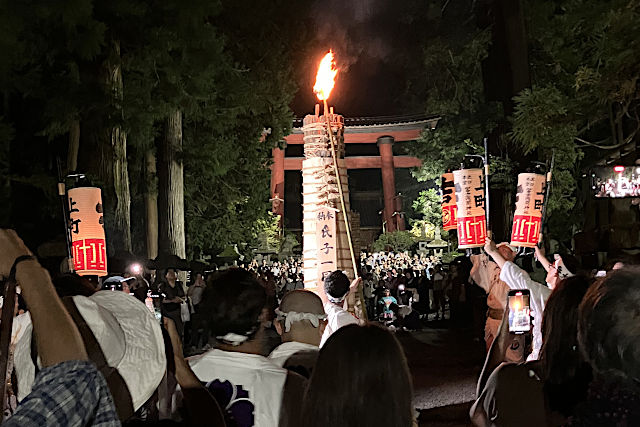 参道の大松明