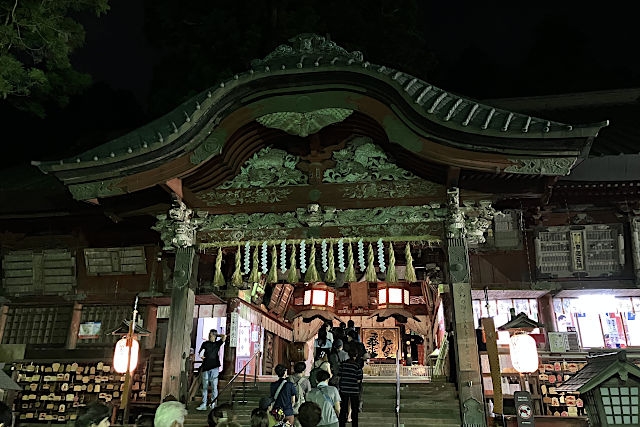 北口本宮冨士浅間神社・夜の拝殿