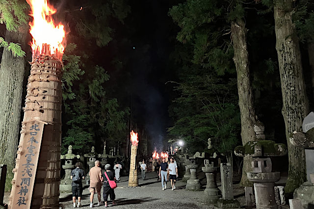 夜の参道
