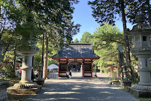冨士御室浅間神社・随神門