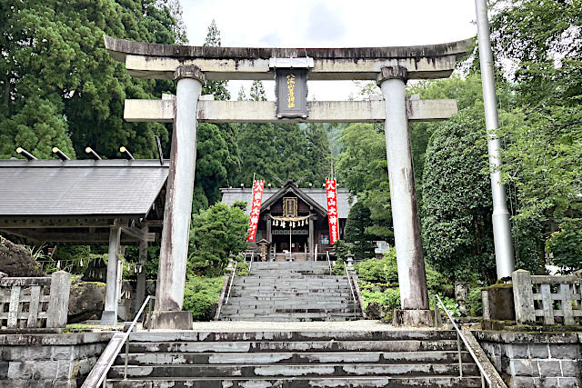 八海山尊神社の大鳥居