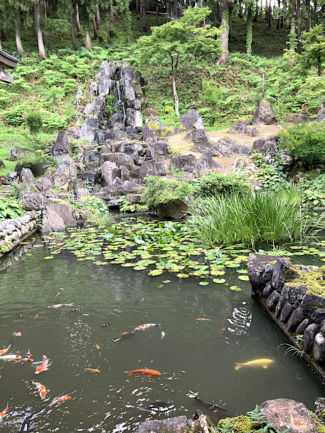 棲龍池と昇龍の滝