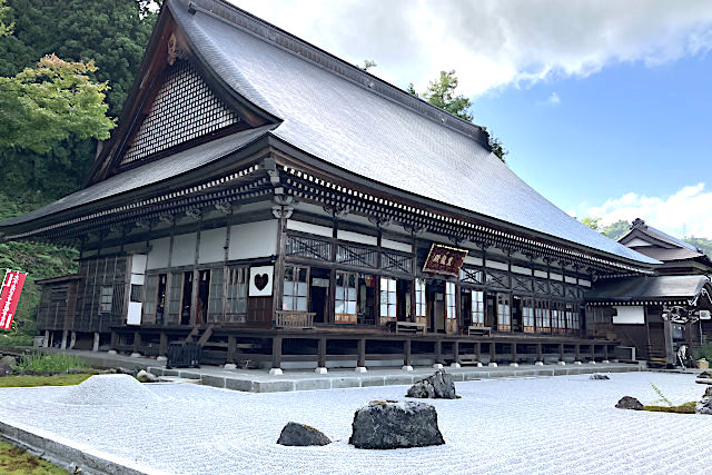 関興寺の本堂