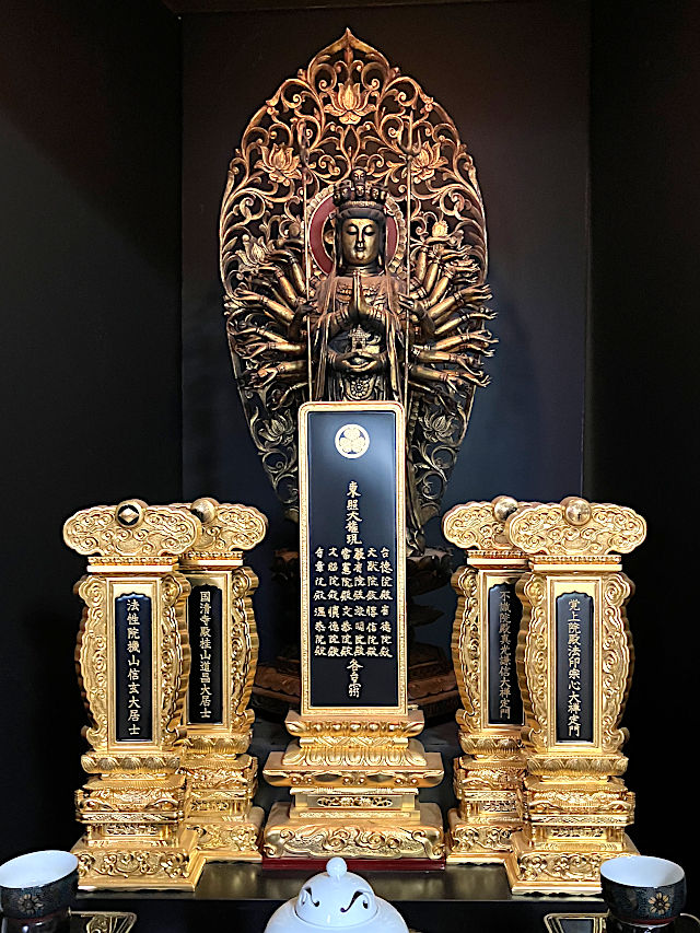 千手観音像と大檀越位牌
