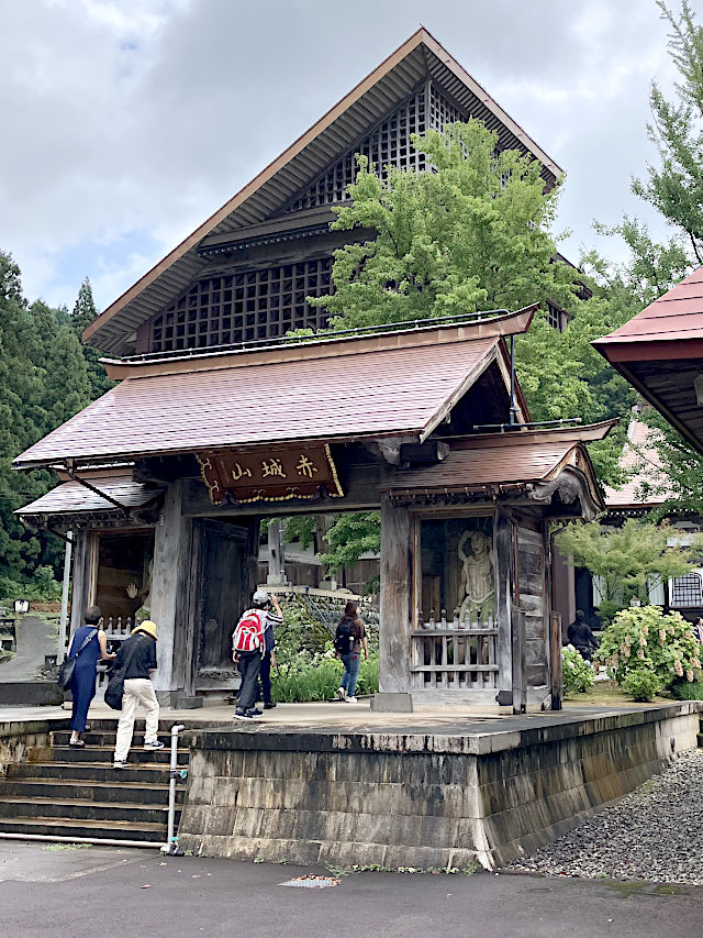 赤城山 西福寺の山門（白門）