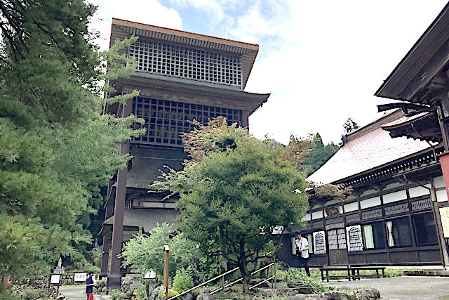 西福寺の開山堂と本堂