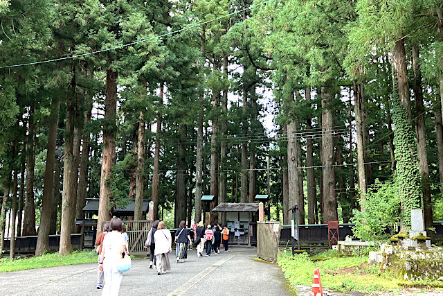 雲洞庵の拝観案内と赤門
