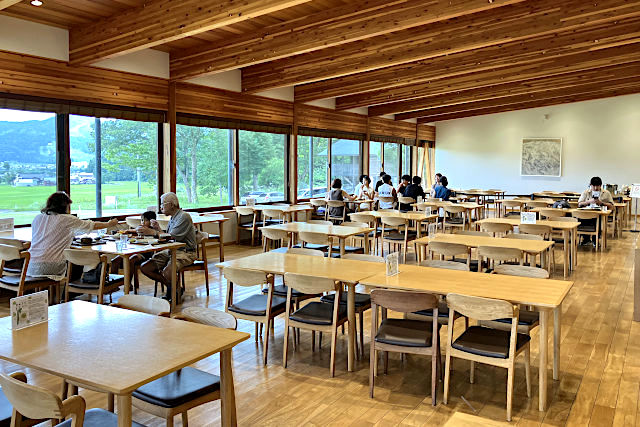 八海山みんなの社員食堂