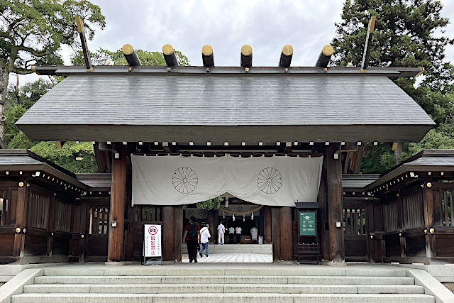 元伊勢籠神社・神門と拝殿