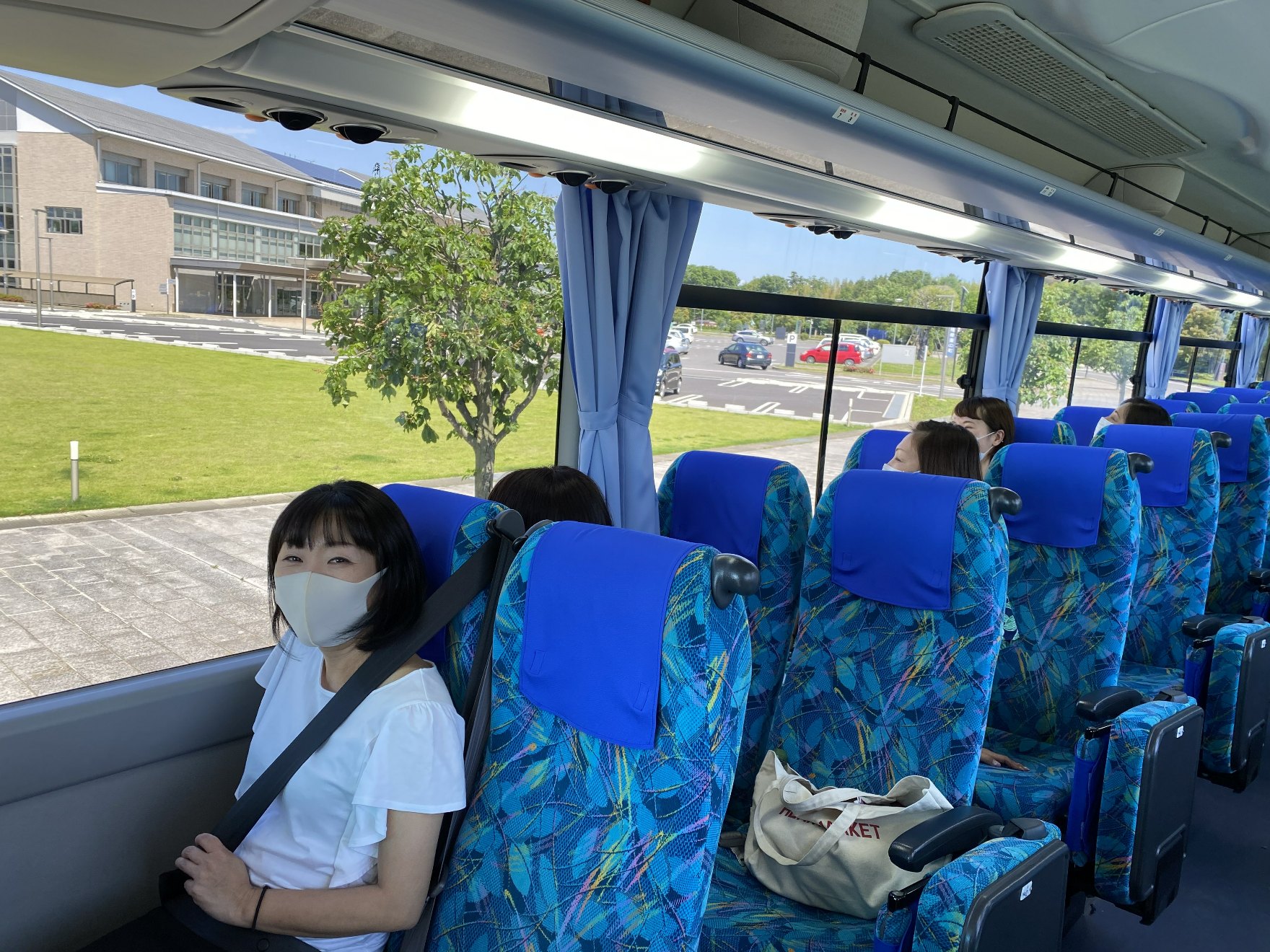 全席ツインシートで運行