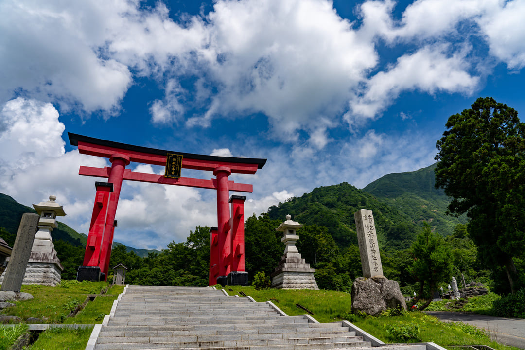 湯殿山神社本宮