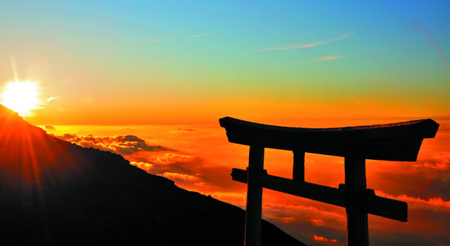 夏休みツアーランキングの登頂率No１の究極の富士登山