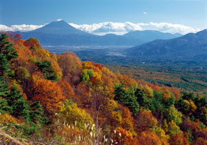 八ヶ岳紅葉とイタリアンバイキングバスツアー