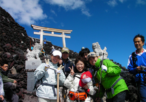 【六合目山小屋宿泊】BBQ付富士登山