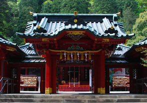 箱根九頭龍神社と箱根神社で縁結び初詣バスツアー