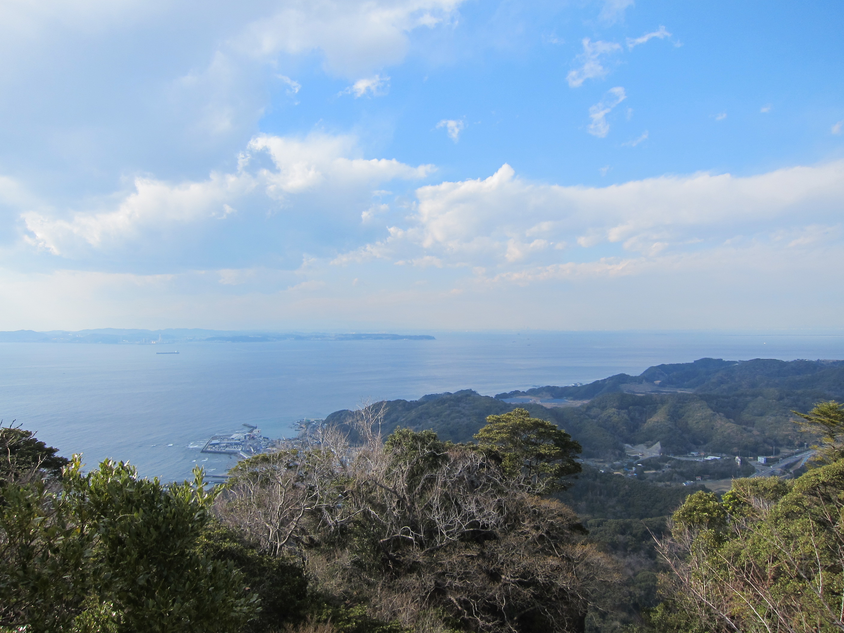 [全国旅行支援対象] 鋸山日本寺・笠森観音・大福寺崖観音の千葉県山の観音巡りバスツアーの魅力