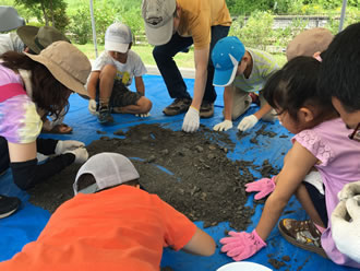 夏休み化石発掘体験バスツアーのイメージ