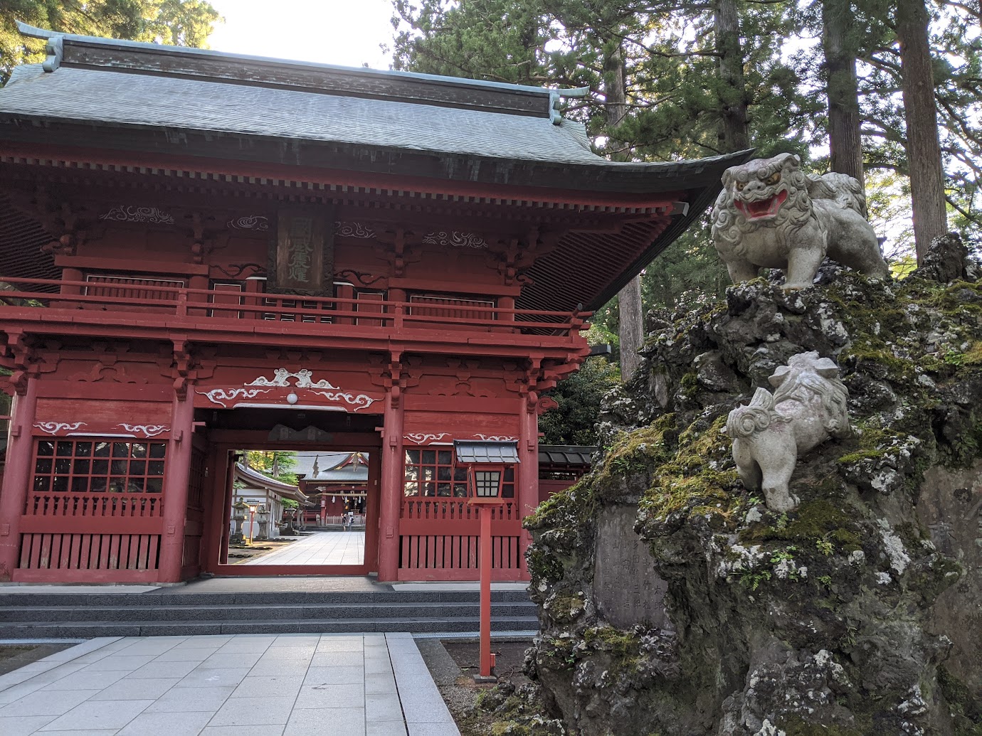 東口浅間神社・親子の狛犬