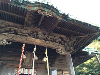 西叶神社の素晴らしい彫刻は必見