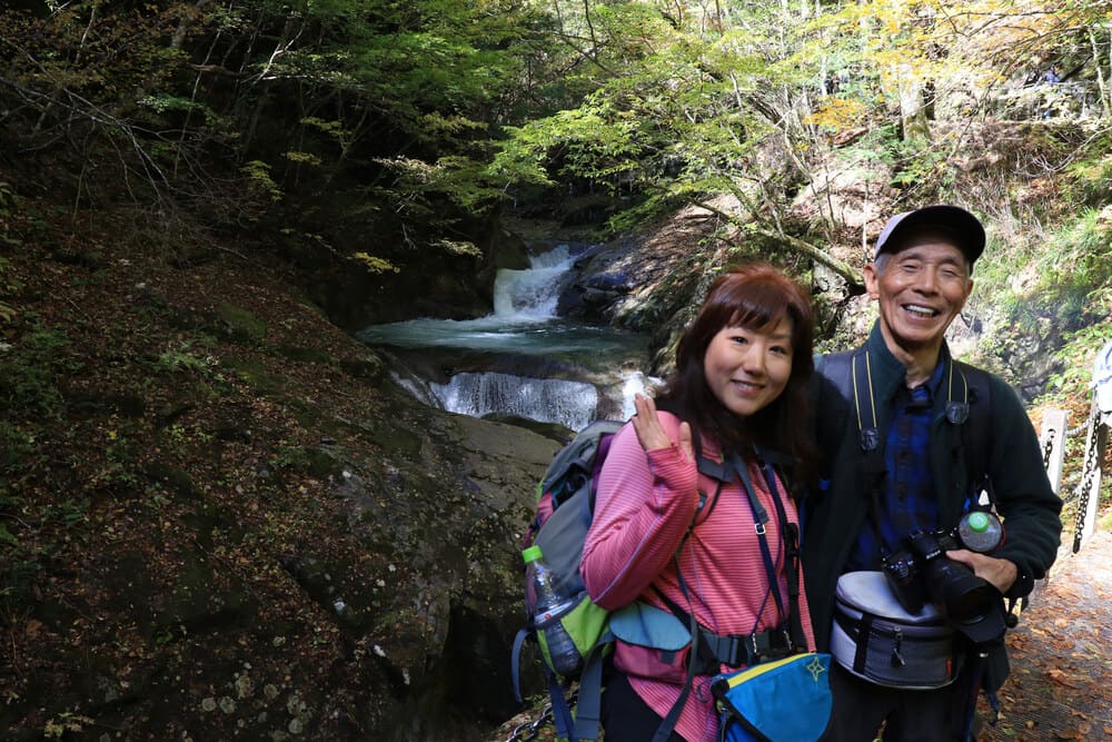新しい友達と記念写真