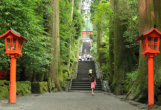 駒ヶ岳山頂の初日の出と箱根初詣のイメージ