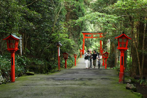 H107 箱根九頭龍神社で縁結び初詣参拝のイメージ