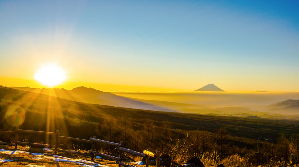 富士見高原で初富士・初日の出・初湯&身曾岐神社初詣バスツアー